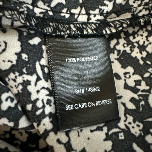 Torrid NWT Harper Georgette Ruched ShortSleeve Blouse Rorschach Floral Size 5X - Picture 10 of 14